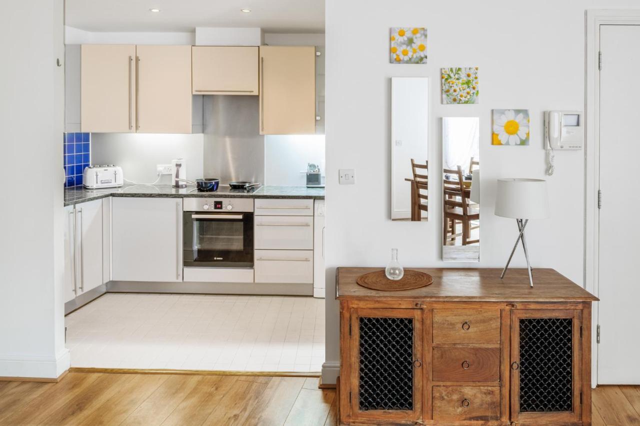 Comfortable And Bright Apartment In Tower Bridge Лондон Экстерьер фото